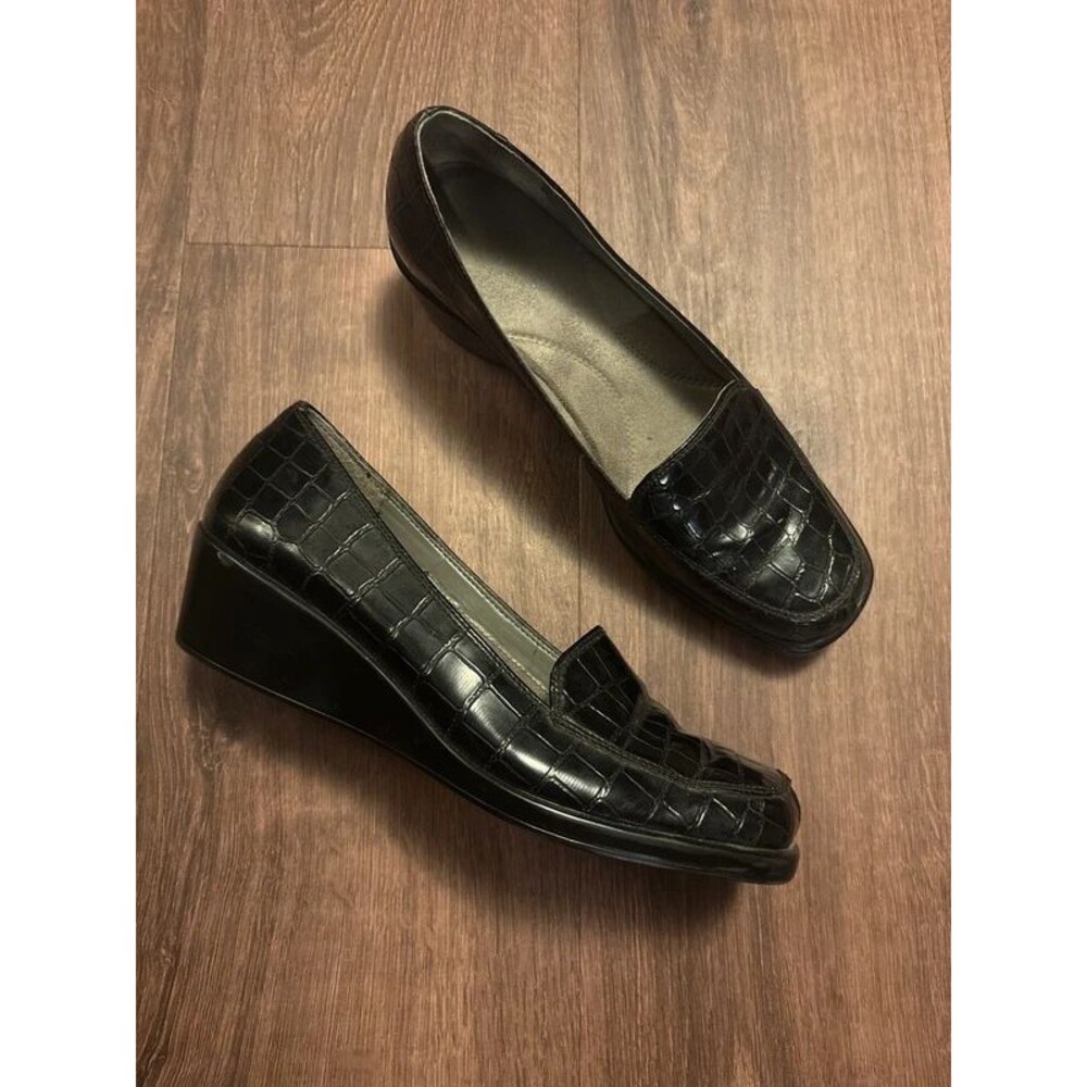 Women’s Aerosoles Croc Embossed Faux Patent Leather Wedge Loafers Size 8.5
